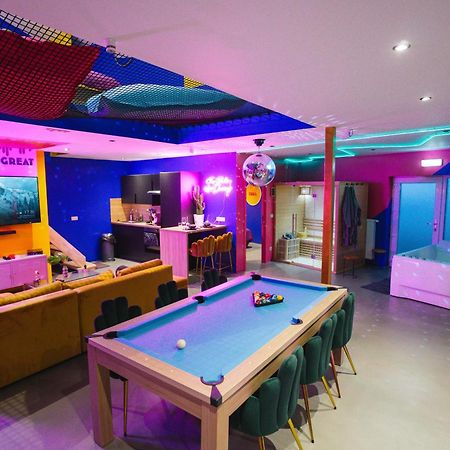 Capsule Boogie-Woogie - Jacuzzi - Sauna - Billard - Jeux - Ecran Geant - Filet Suspendu - Netflix 拉卢维耶尔 外观 照片
