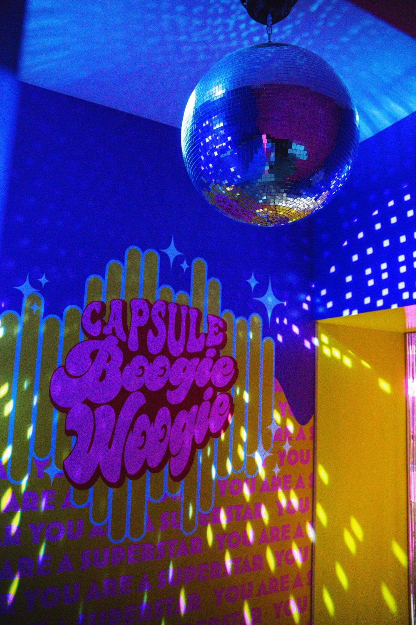 Capsule Boogie-Woogie - Jacuzzi - Sauna - Billard - Jeux - Ecran Geant - Filet Suspendu - Netflix 拉卢维耶尔 外观 照片