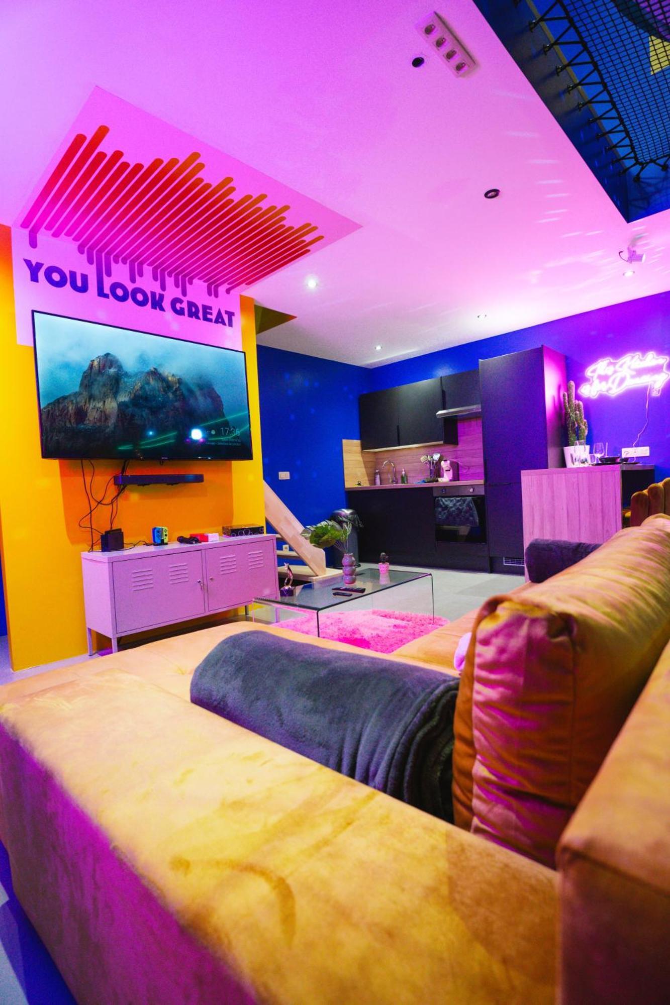 Capsule Boogie-Woogie - Jacuzzi - Sauna - Billard - Jeux - Ecran Geant - Filet Suspendu - Netflix 拉卢维耶尔 外观 照片