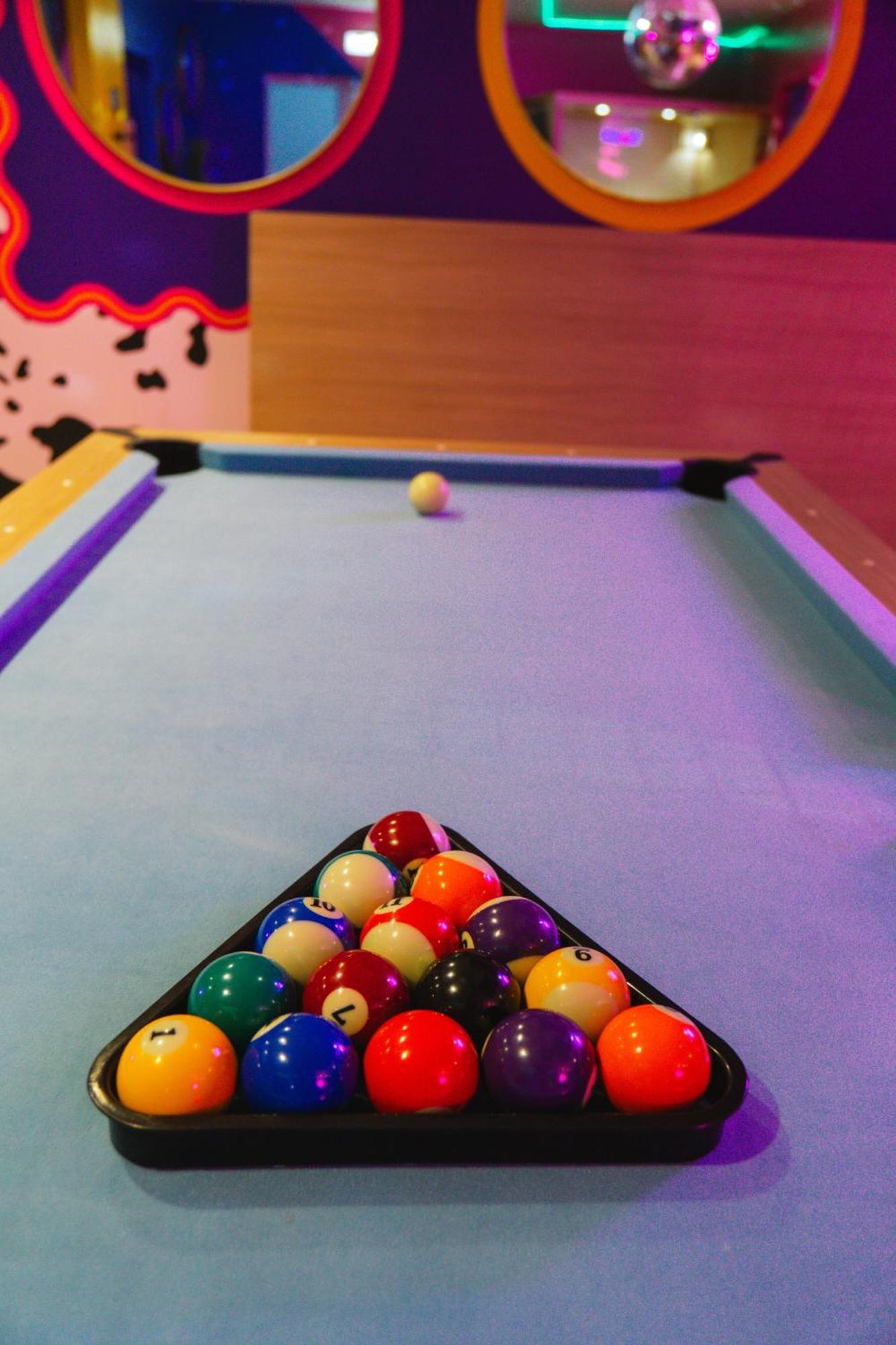 Capsule Boogie-Woogie - Jacuzzi - Sauna - Billard - Jeux - Ecran Geant - Filet Suspendu - Netflix 拉卢维耶尔 外观 照片