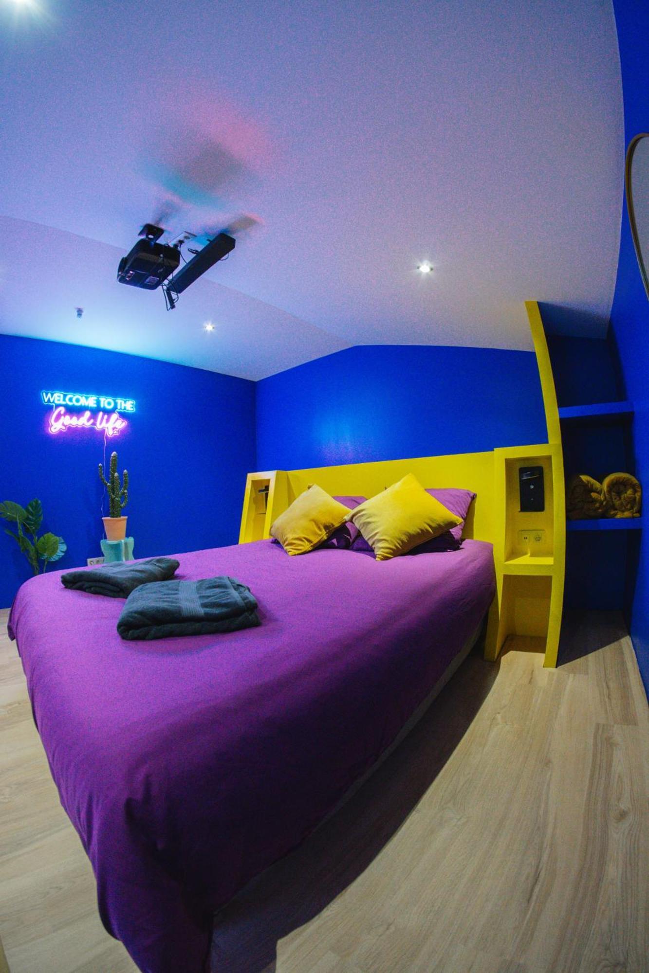 Capsule Boogie-Woogie - Jacuzzi - Sauna - Billard - Jeux - Ecran Geant - Filet Suspendu - Netflix 拉卢维耶尔 外观 照片